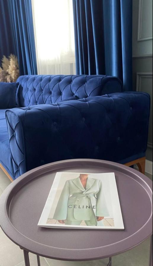 Express Inn Pʼotʼi Exteriör bild