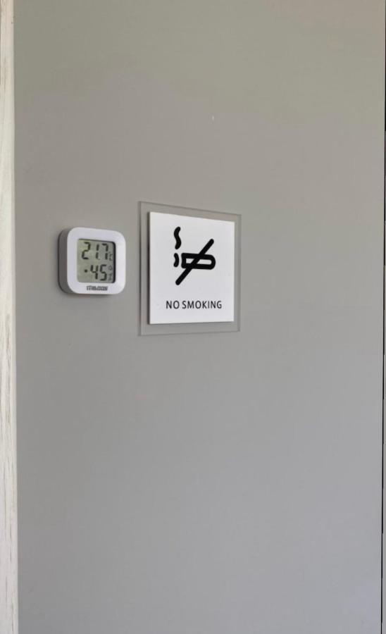 Express Inn Pʼotʼi Exteriör bild