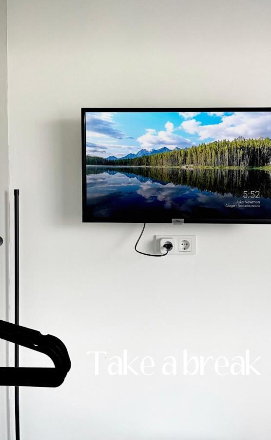 Express Inn Pʼotʼi Exteriör bild