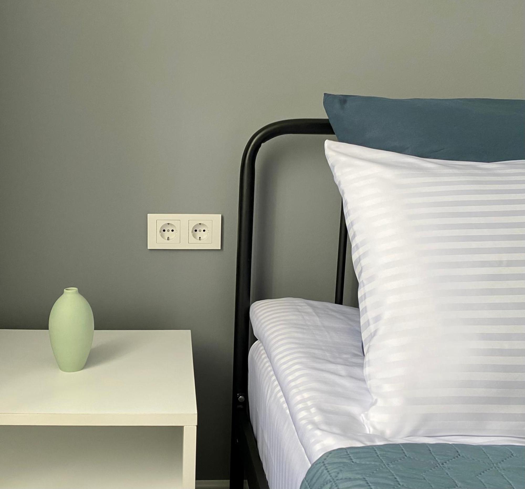 Express Inn Pʼotʼi Exteriör bild