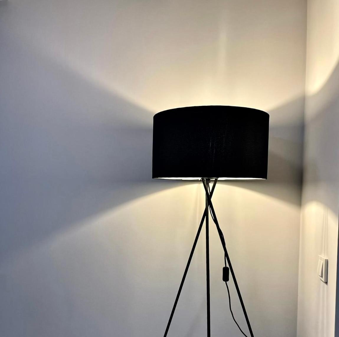 Express Inn Pʼotʼi Exteriör bild